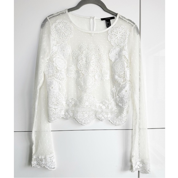 Forever 21 Lace Sheer Boho Cropped Top Long Sleeve Size Small Swiss Dot - Picture 1 of 6